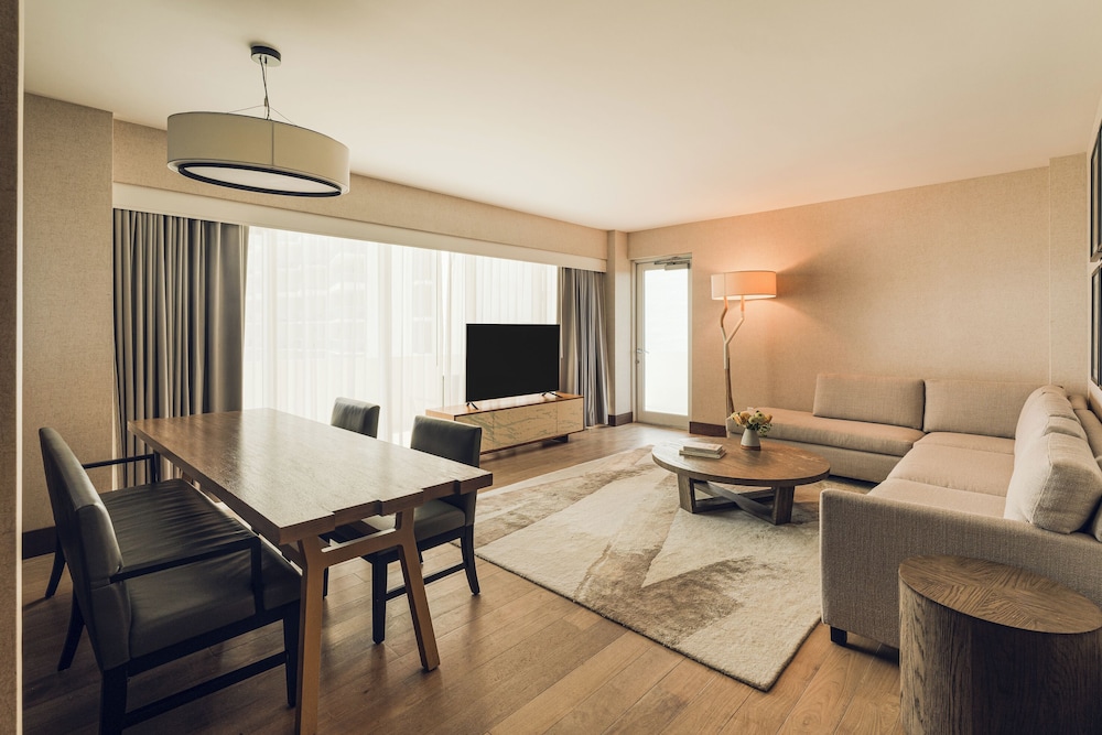 Umi Ocean View One Bedroom Suite King with Balcony