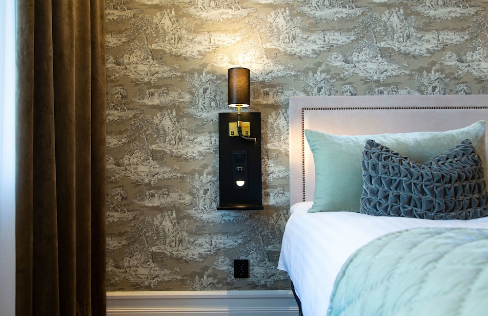 Junior Suite, 1 King Bed photo 3