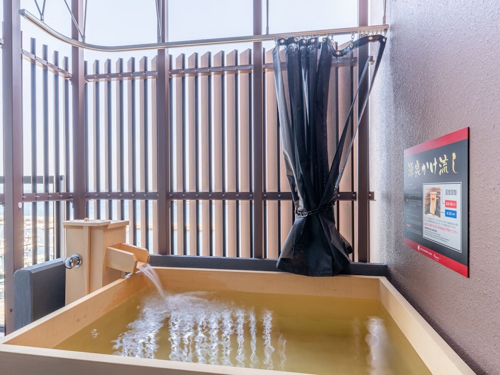 [Modern Japanese Suite] 50m²  + 10m²  Private Terrace, Shigaraki-yaki Open-air Bath - Photo 5
