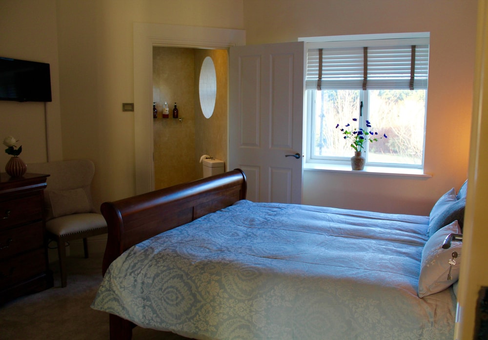 Classic Double Room, 1 Queen Bed