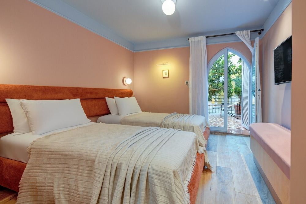 Twin Room, Balcony - Photo 1