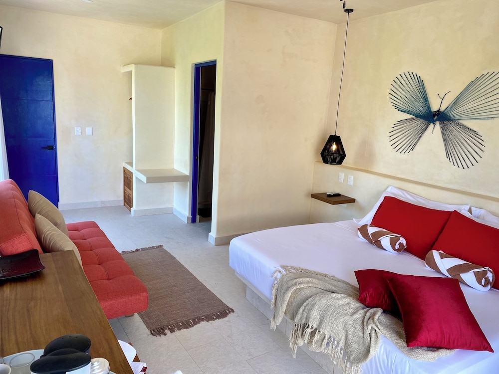 Deluxe Room, Balcony, Garden View photo 3