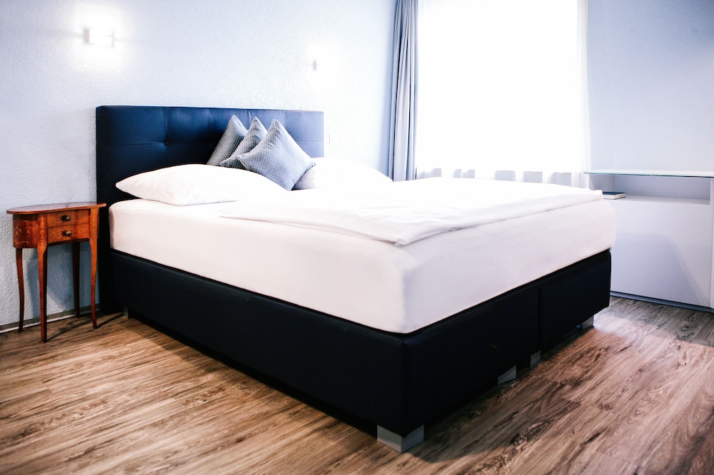 Standard Double Room, Lake View