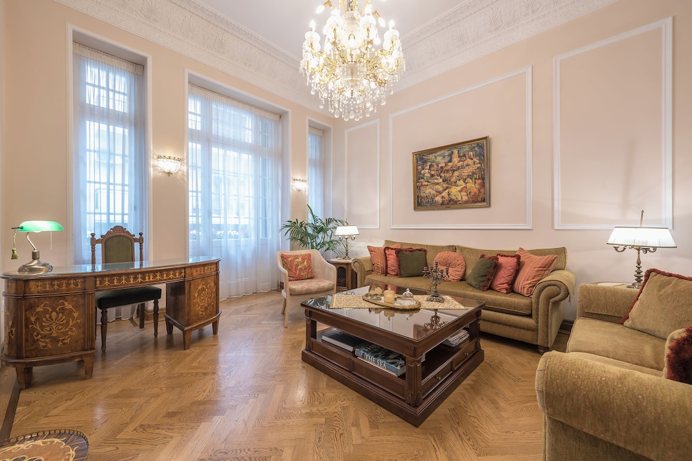 Luxury Apartment, City View