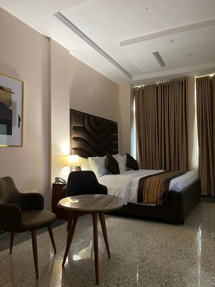 Standard Room, 1 Bedroom - Photo 4