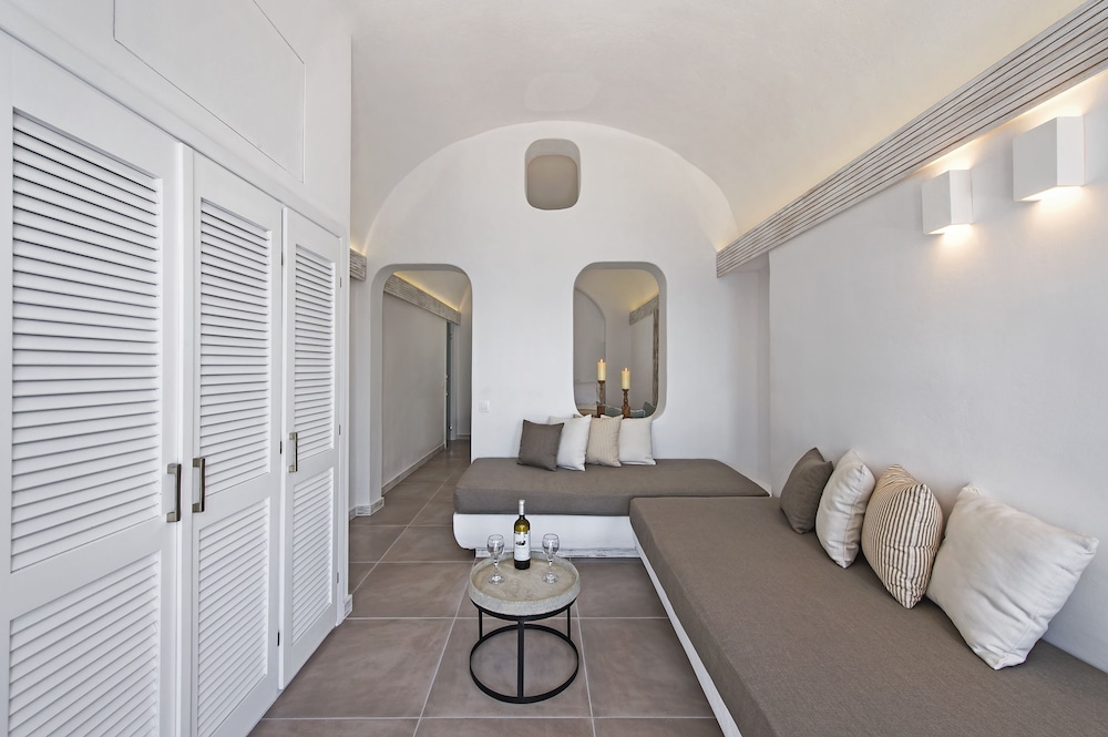Deluxe Suite - Photo 6