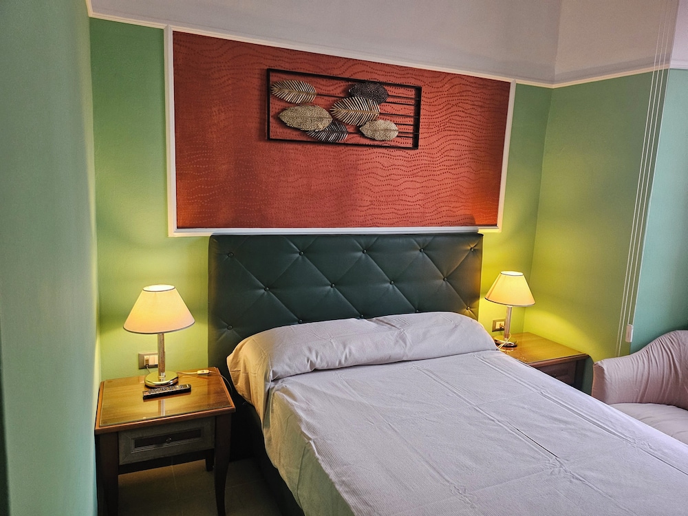 Economy Room