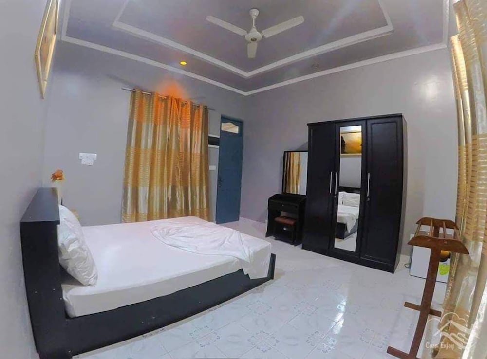 Standard Twin Room, City View photo 1