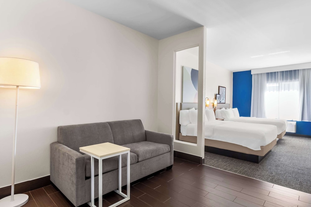 Room, 2 Queen Beds, Accessible (Hearing) - Photo 6