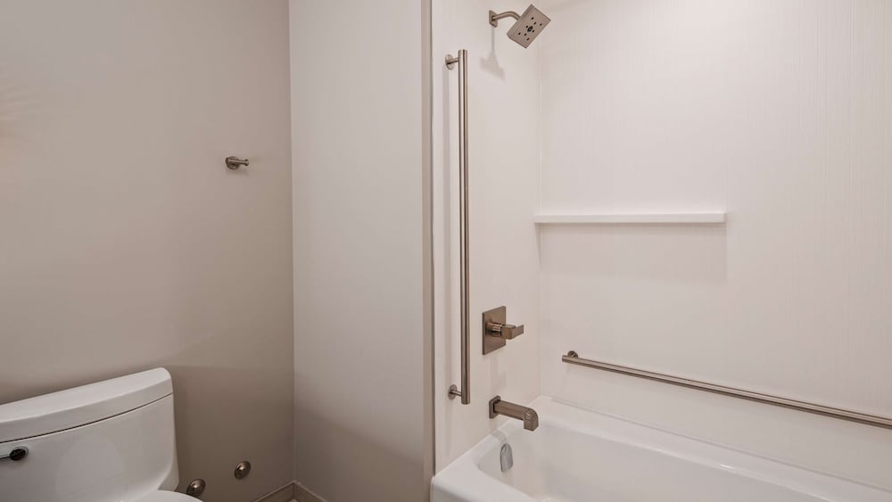 Standard Room, 1 King Bed, Accessible, Refrigerator & Microwave - Photo 6