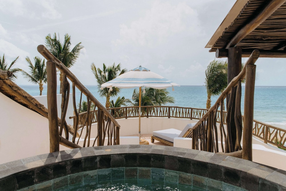 Suite, 1 Bedroom, Oceanfront (Plunge Pool) - Photo 1