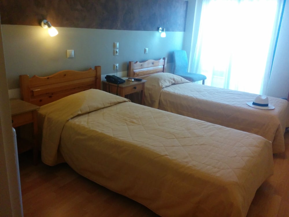 Single Room, Balcony, Partial Sea View
