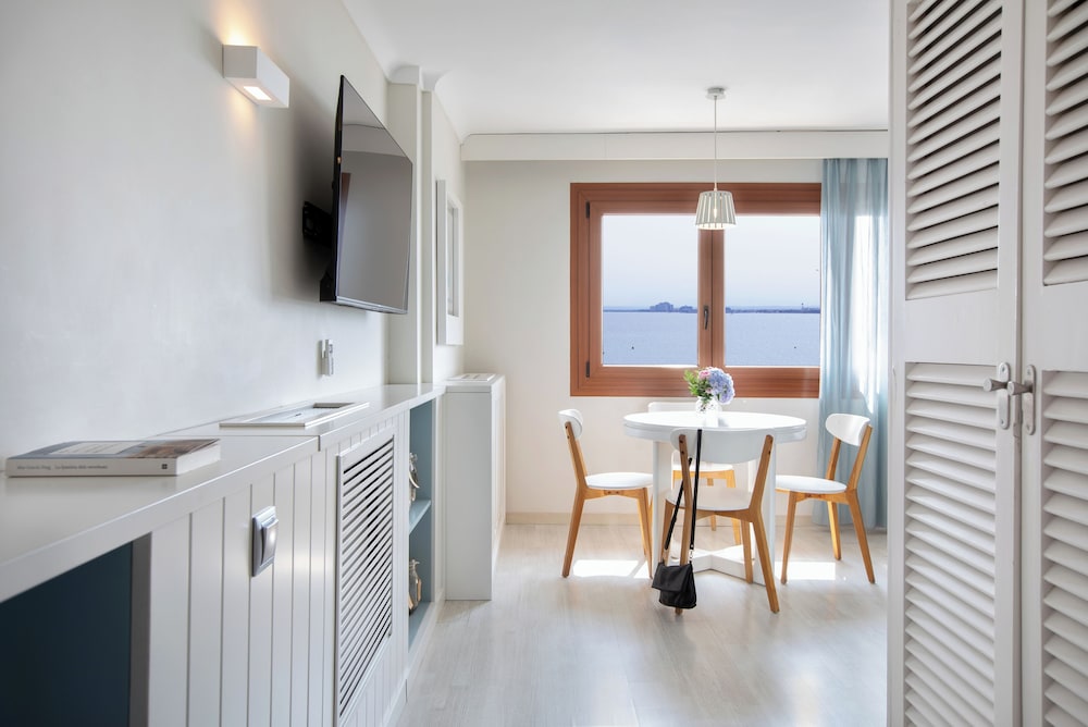 Quadruple Room, Sea View, Sea Facing (2+2) - Photo 7
