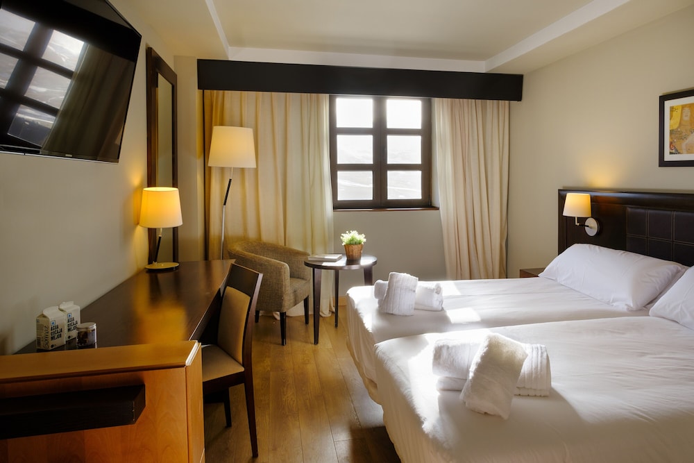 Habitación Doble Estándar con dos camas o cama doble (3 adultos)