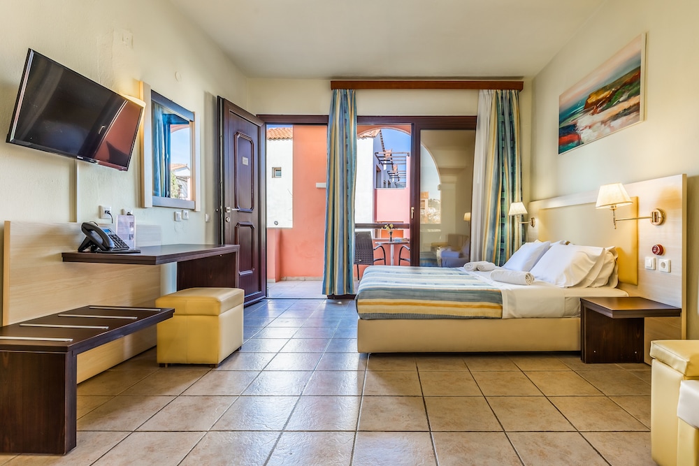 Superior Double Room, Garden View (A) - Photo 4