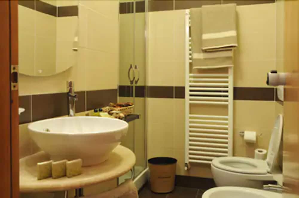 Standard Triple Room - Photo 7