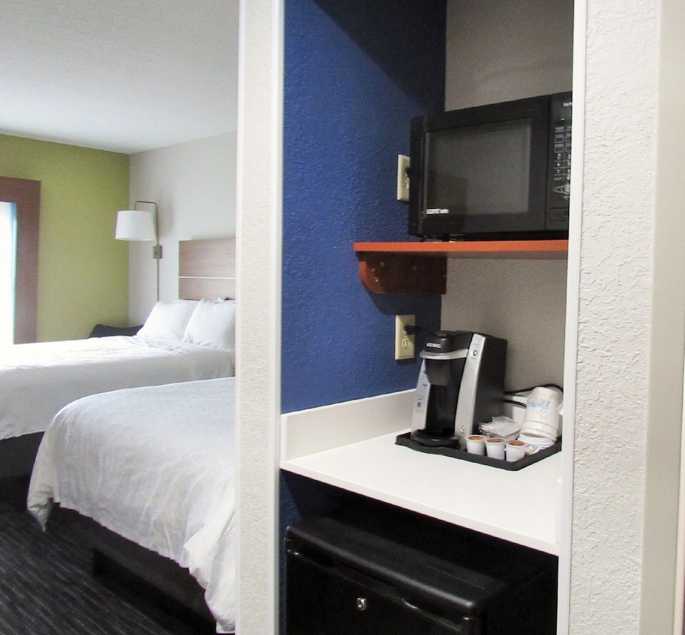 Standard Room, 1 King Bed photo 1