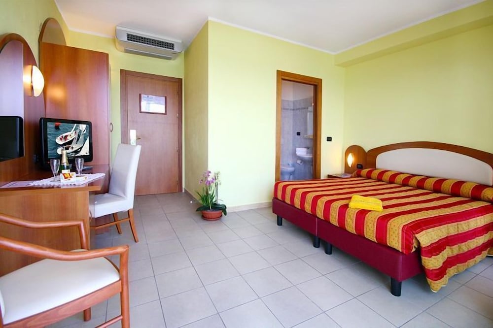 Triple Room photo 3