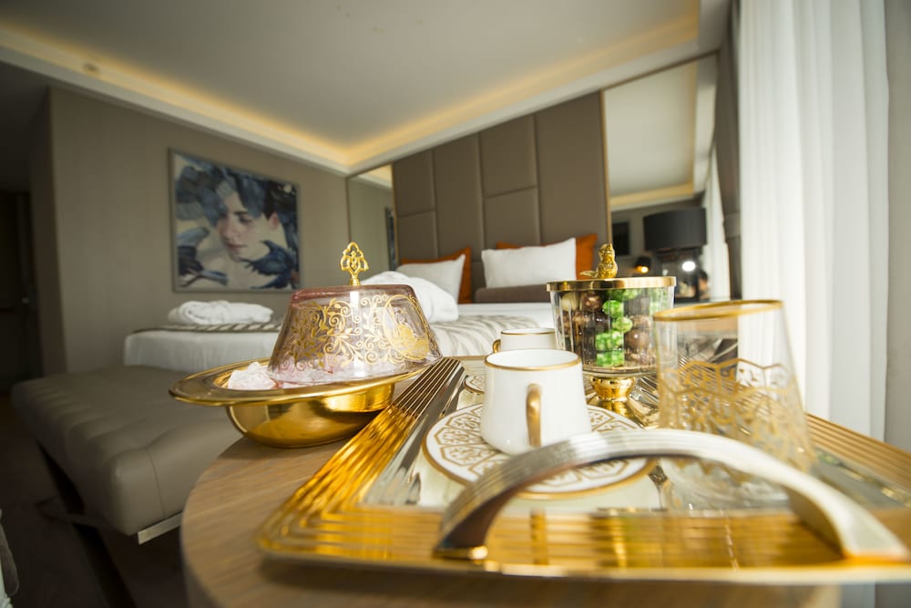 Junior Suite, Partial Sea View photo 2
