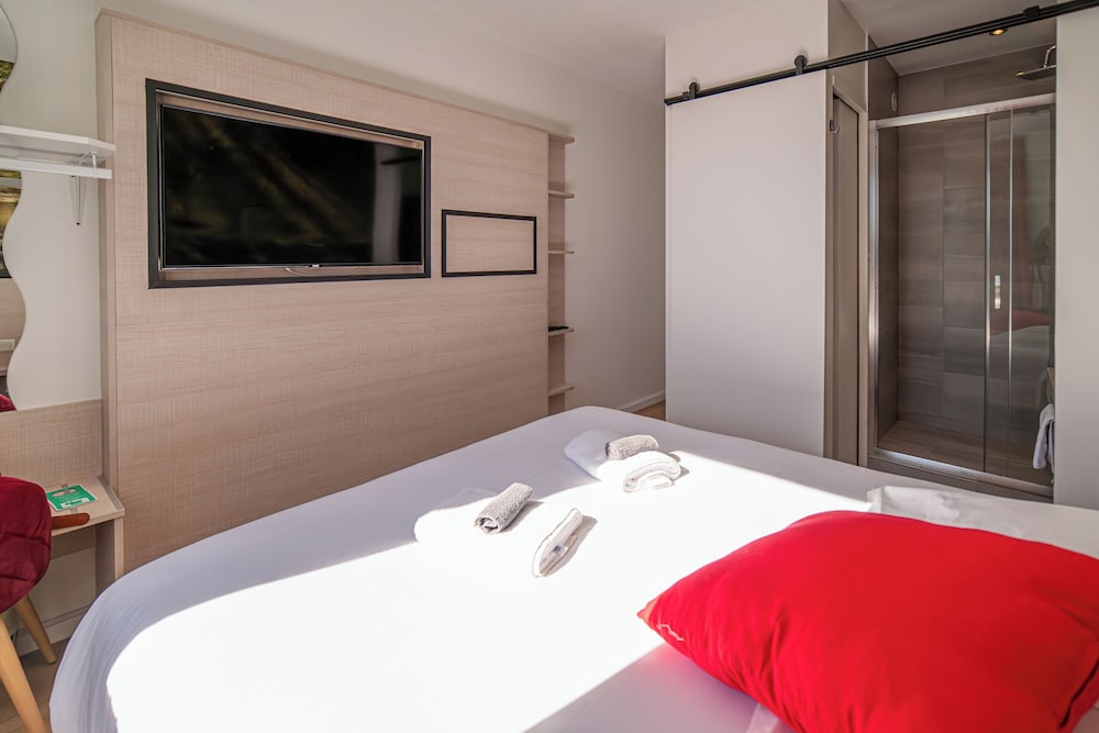 Deluxe Double Room - Photo 3