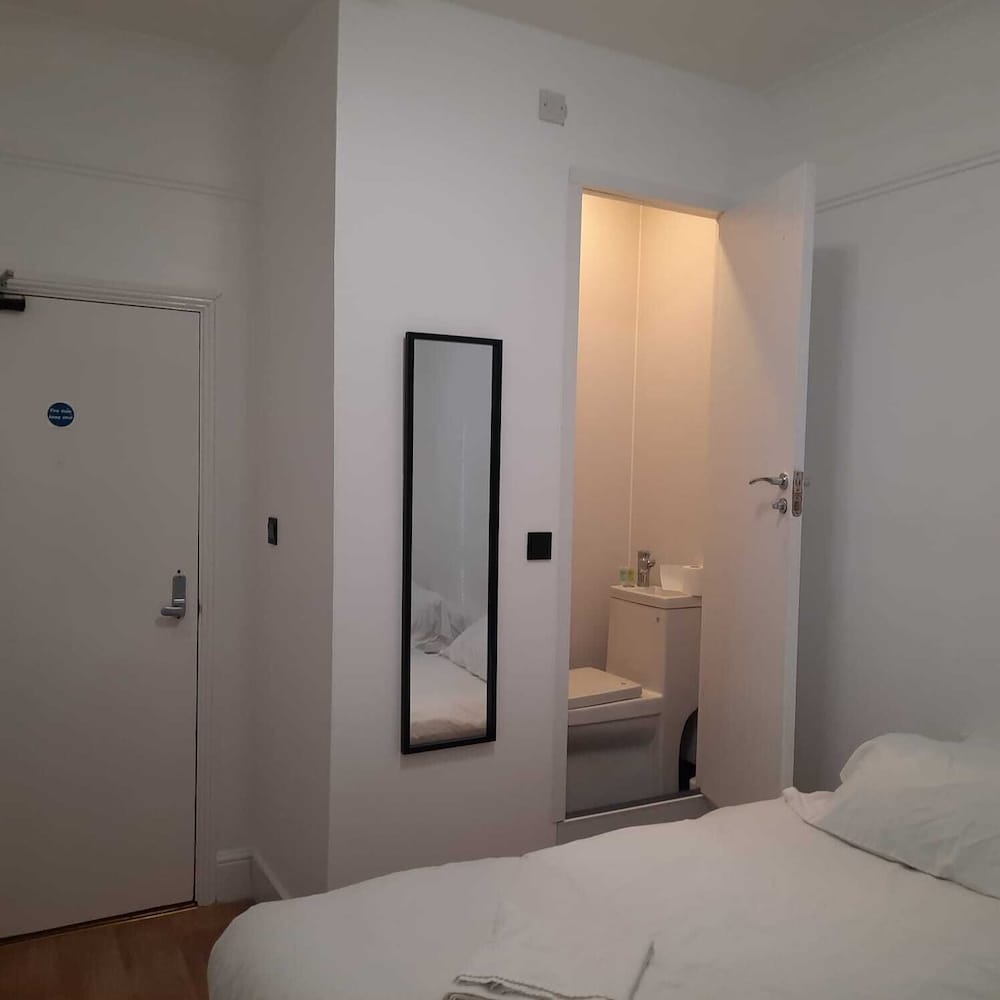 Standard Twin Room, 2 Twin Beds photo 1