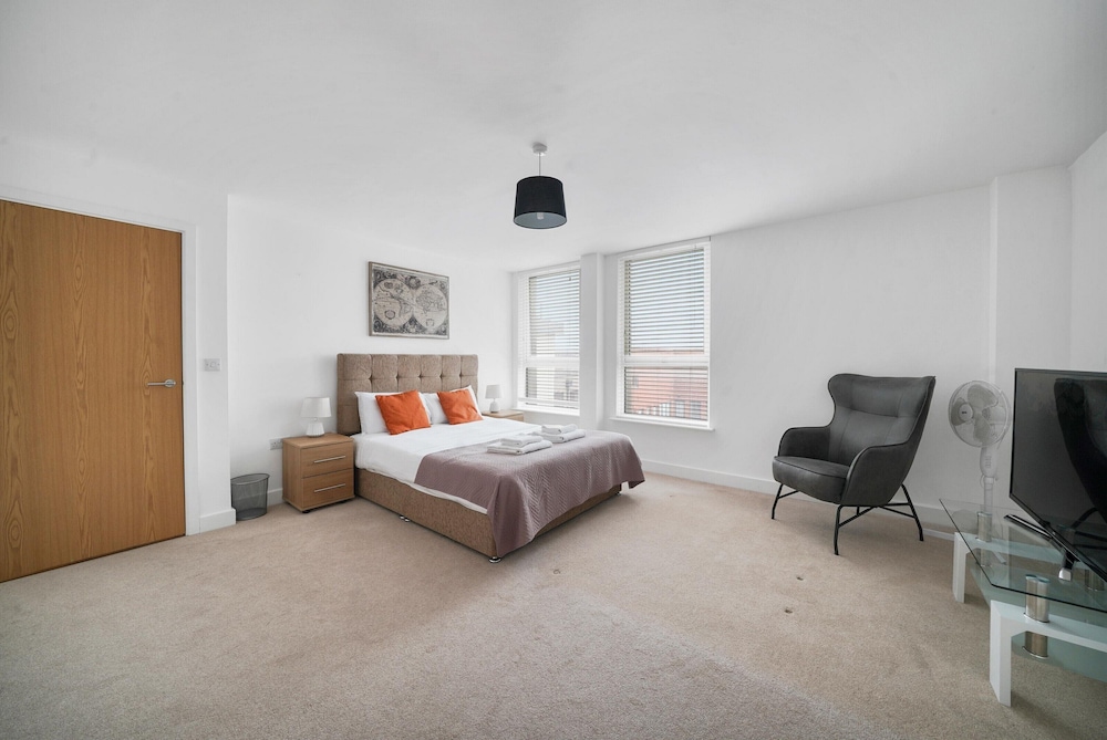 Apartment photo 2
