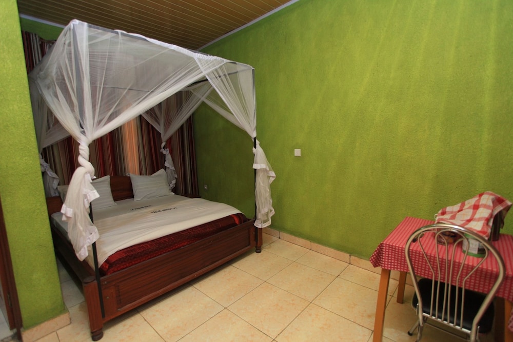 Suite - Photo 6