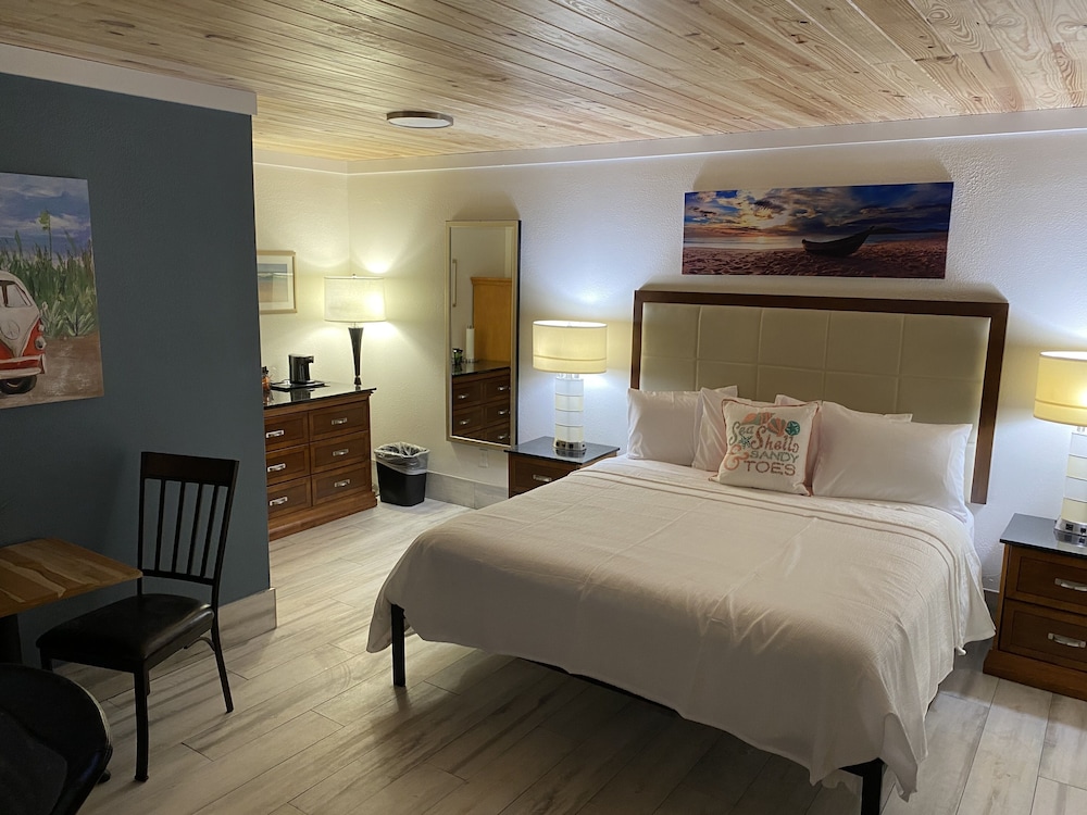Premium Single Room, 1 King Bed, Non Smoking photo 1