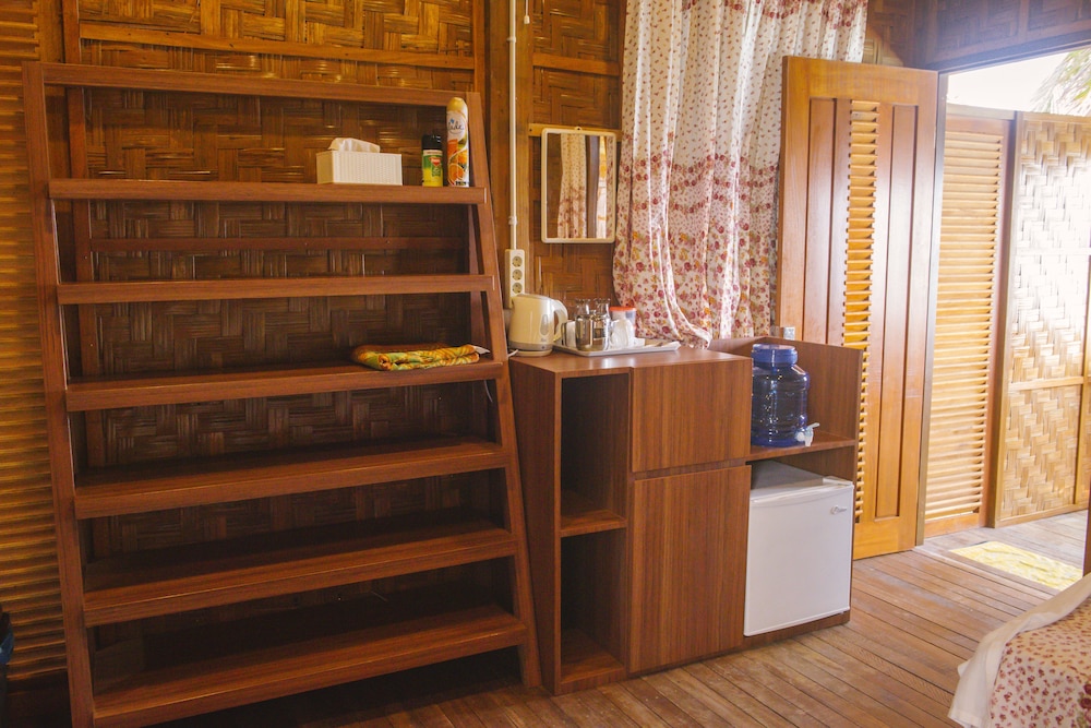 Beachfront Bungalow photo 3