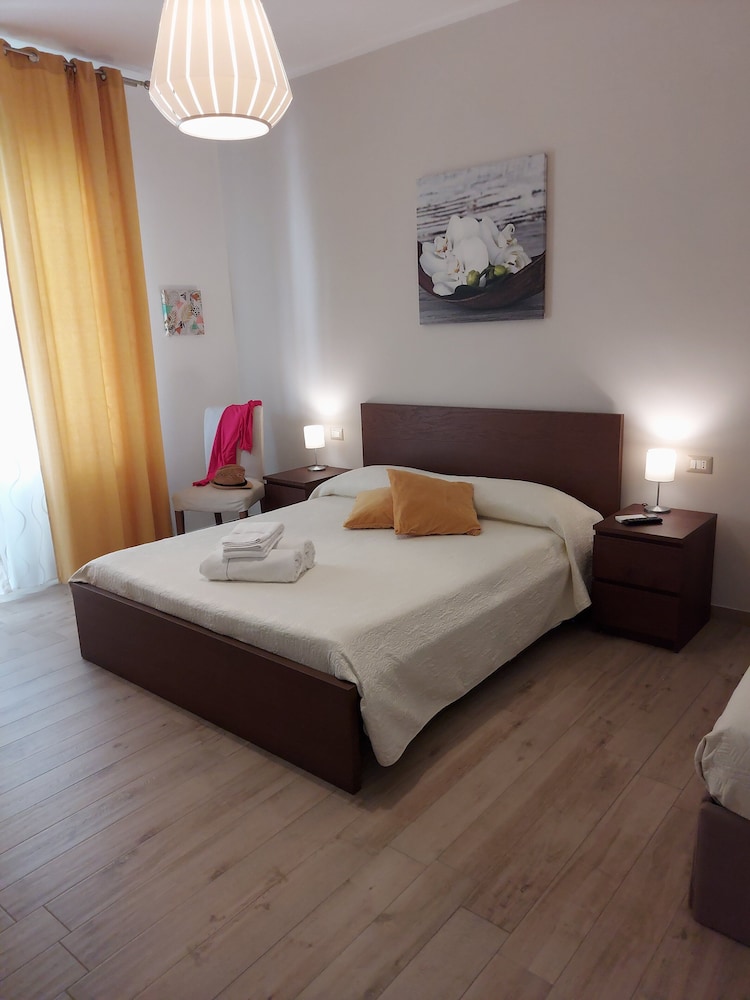 Exclusive Apartment, 2 Bedrooms, Balcony, Sea View photo 2
