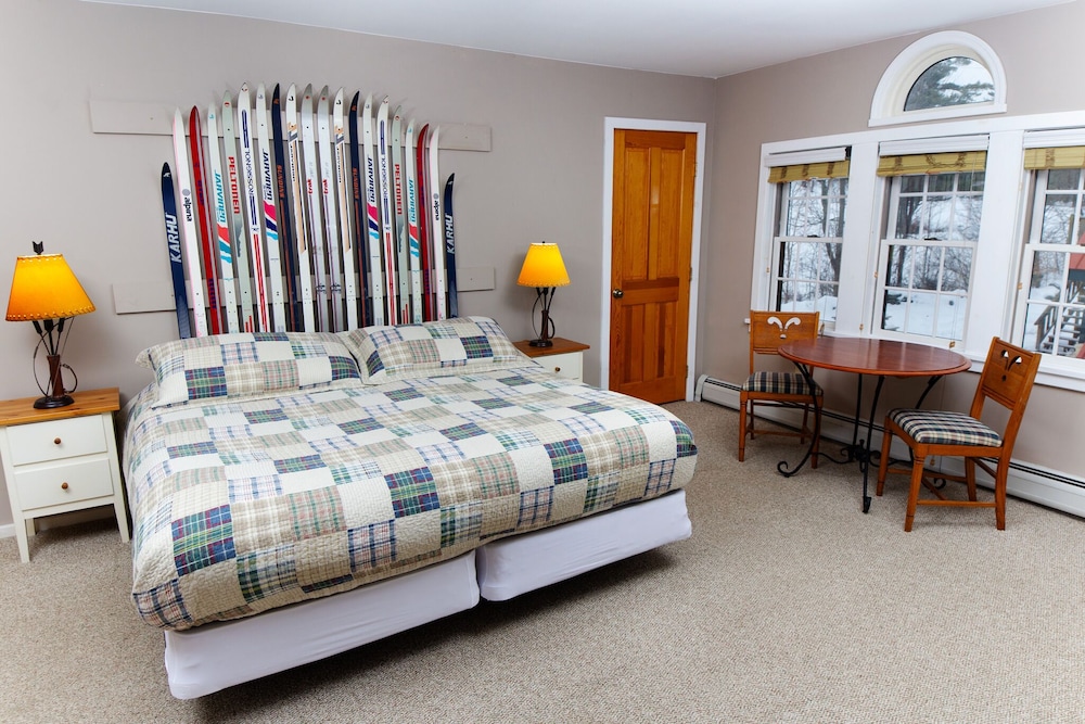 Standard Room, 1 King Bed with Sofa bed, Non Smoking (Skylight)