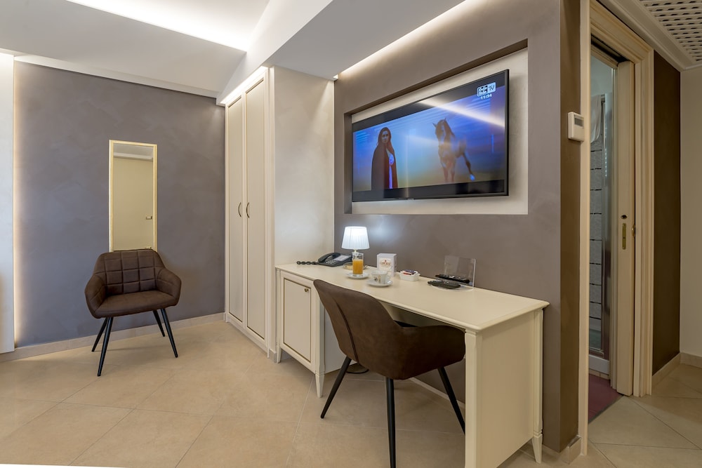 Junior Suite, Partial Sea View (303) - Photo 7