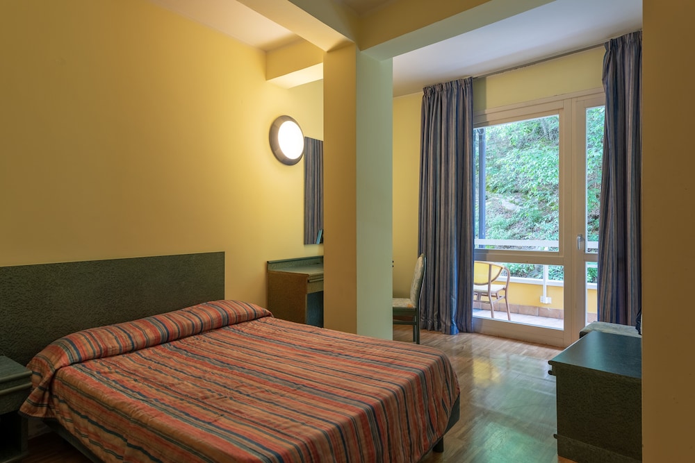 Standard Double or Twin Room (2 pax) - Photo 9