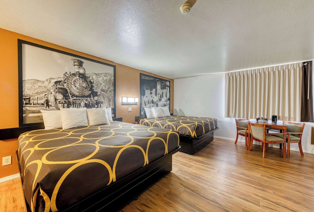 Suite, Multiple Beds, Non Smoking - Photo 2