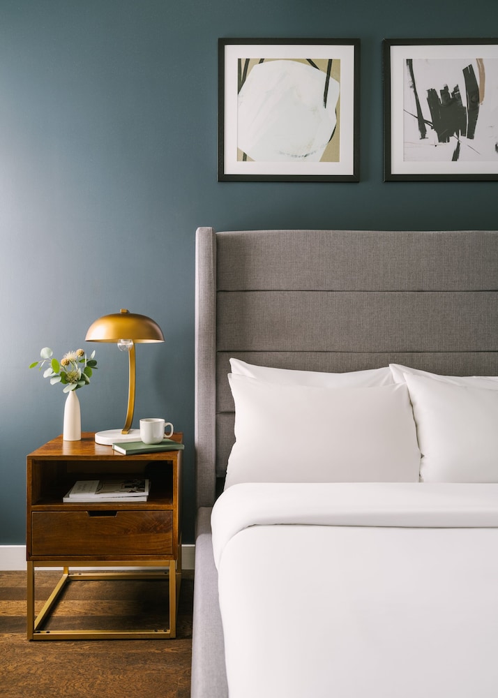Superior Studio, 1 King Bed
