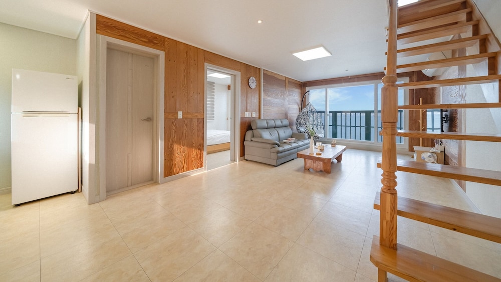 Basic Room, 2 Bedrooms (white 401) photo 1