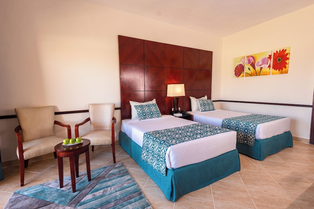 Deluxe Room, Pool View