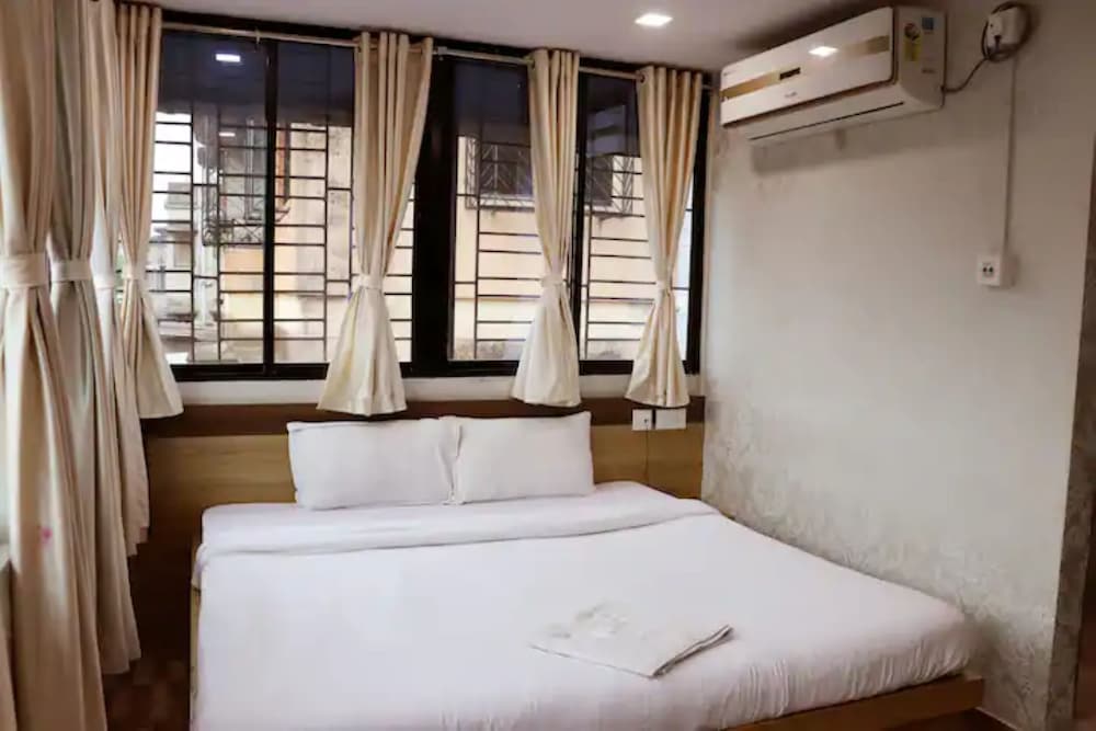 Deluxe Room - Photo 1