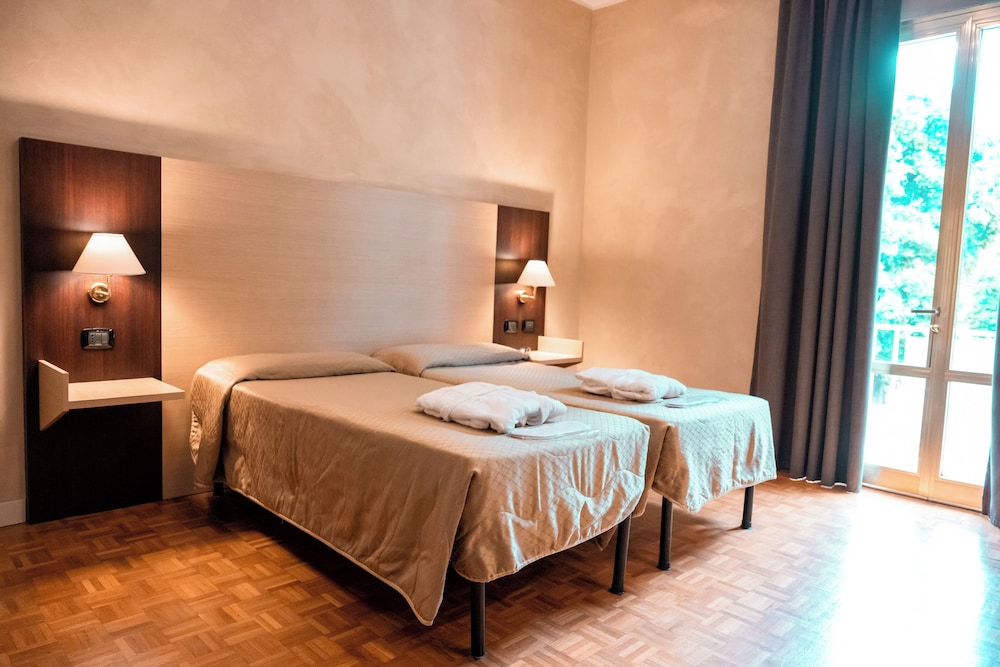 Economy Double or Twin Room photo 3