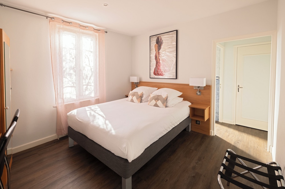 Double Room, Bathtub