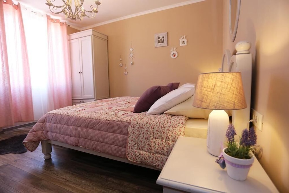 City Room, City View