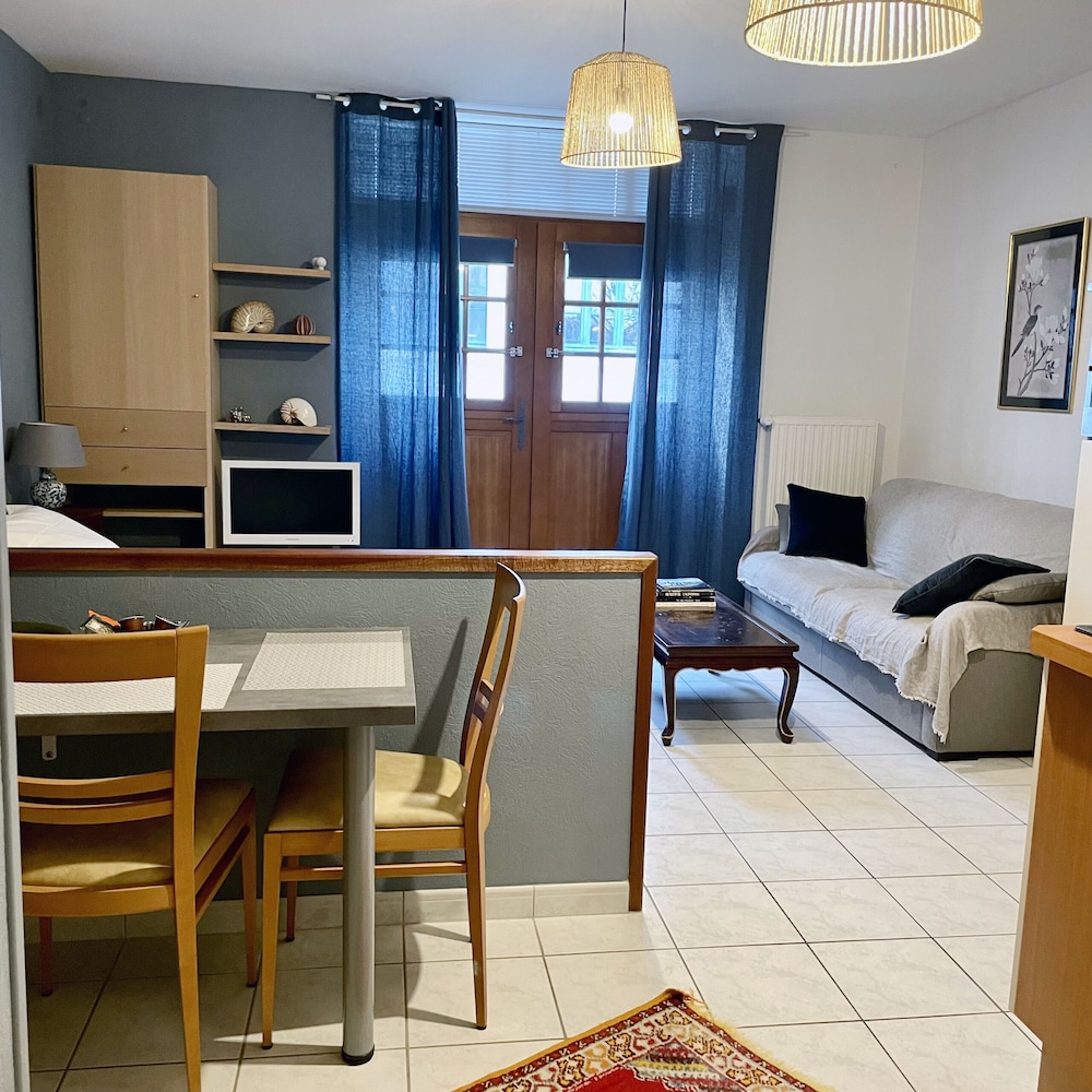 Studio, Ensuite photo 2