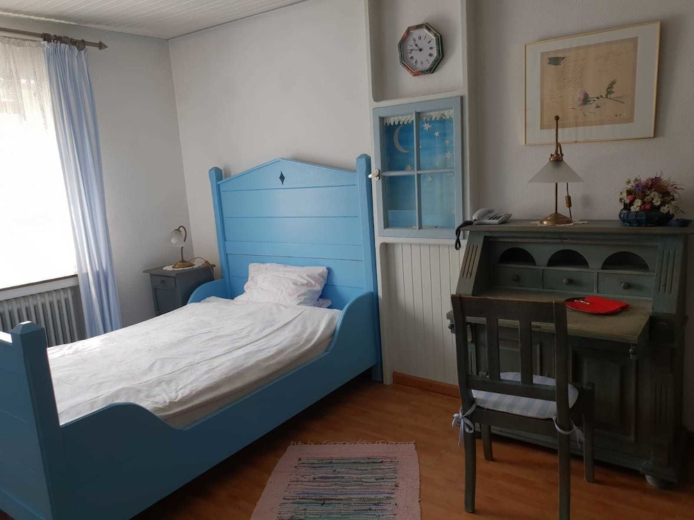 Single Room photo 2