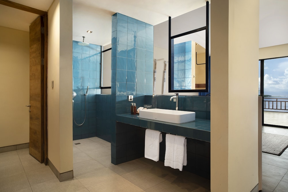 Suite, Ocean View - Photo 7