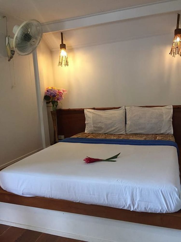 Standard Room, Fan