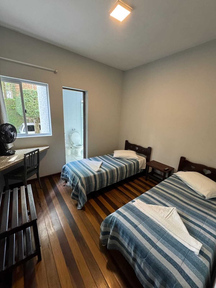 Economy Twin Room photo 1