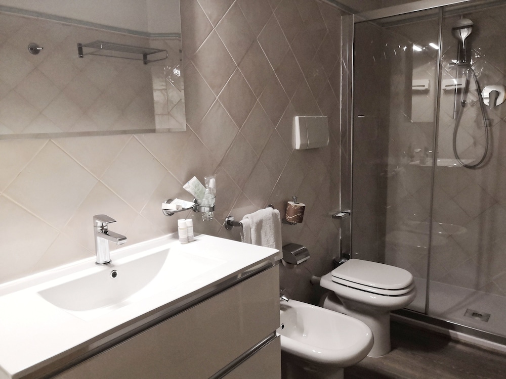 Triple Room - Photo 6