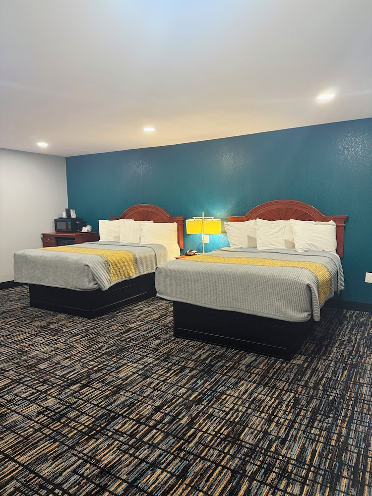 Superior Studio Suite, Multiple Beds photo 1