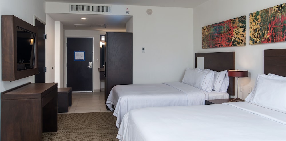 Standard Room, 2 Queen Beds - Photo 2