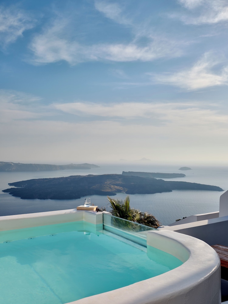 Rocca Deluxe with Caldera View and Outdoor Hot Tub - Photo 10